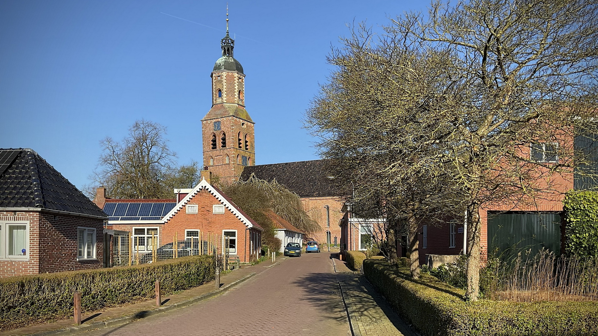 Zicht op toren en de kerk van Eenrum. Foto: Jur Kuipers.